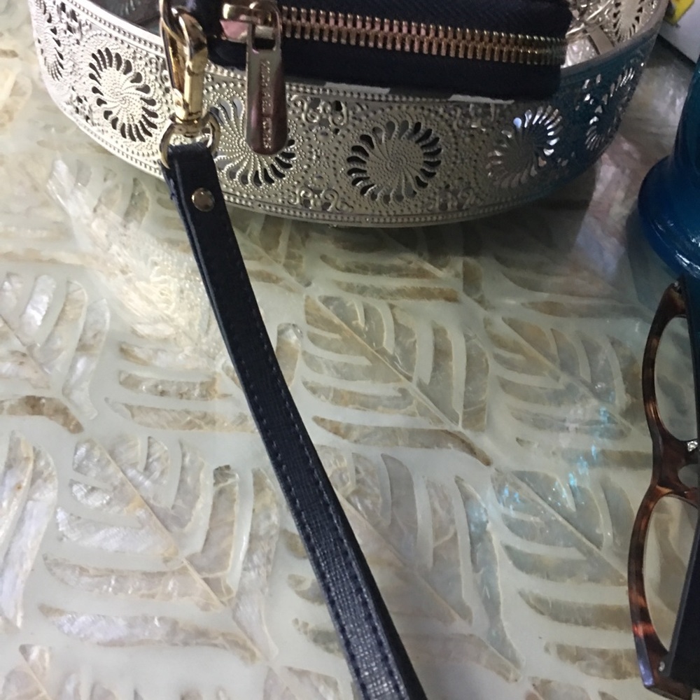 Wallet/wristlet - Picture 3 of 8